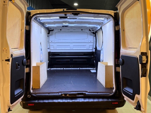 RENAULT TRAFIC FURGON L2H1 2.0Dci 110CV 