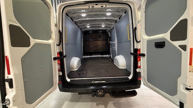 VW CRAFTER FG 35  L2H1 2.0TDI 140CV 