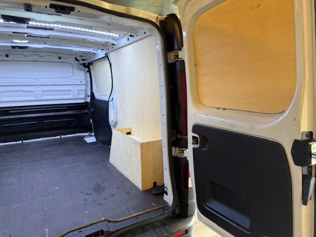 RENAULT TRAFIC FG L2H1 2.0DCi 110CV