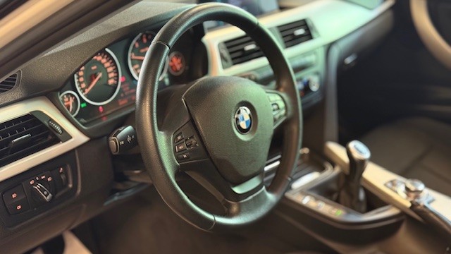 BMW 318D TOURING 2.0D 142CV 