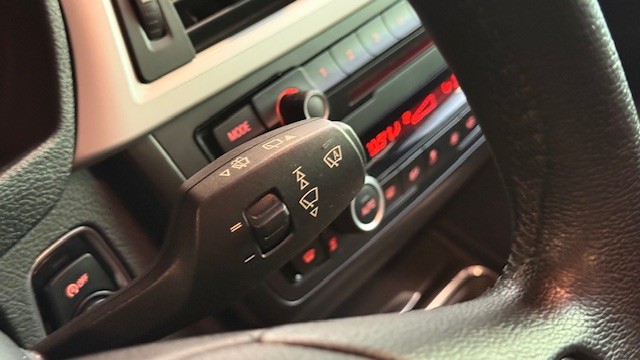 BMW 318D TOURING 2.0D 142CV 