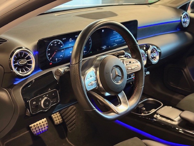 MERCEDES CLASE A 250e AMG LINE 1.3i hibrido Enchufable  218CV 8G-DCT