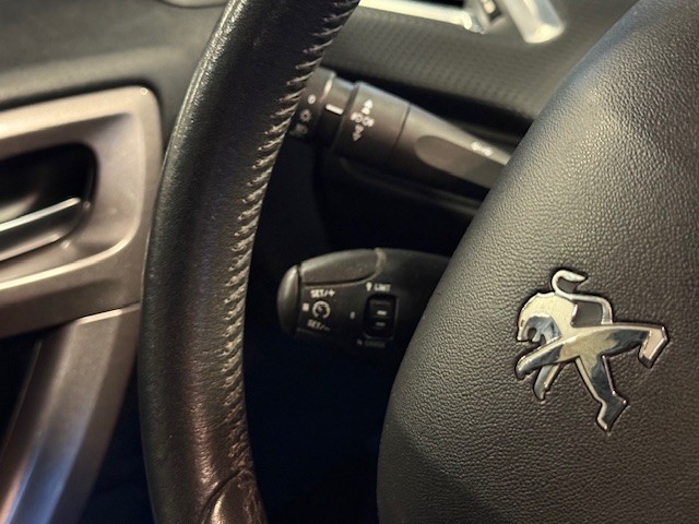 PEUGEOT 2008 1.6HDI 100CV 
