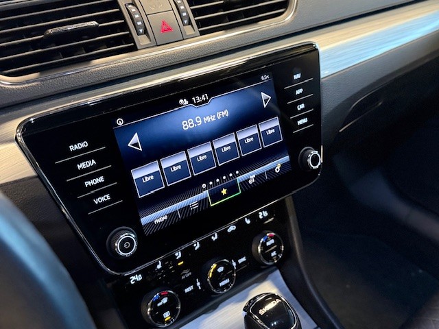 SKODA SUPERB COMBI 2.0TDI 150CV AUto.