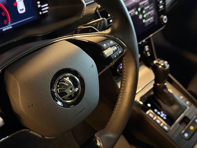 SKODA SUPERB COMBI 2.0TDI DSG 200CV STYLE 