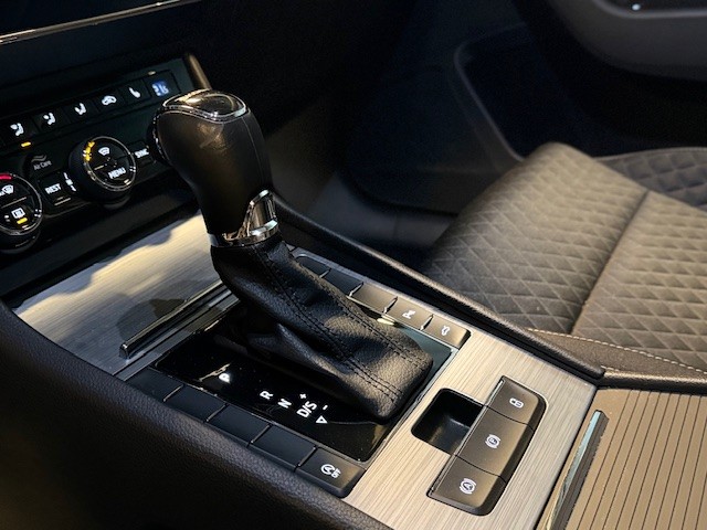 SKODA SUPERB COMBI 2.0TDI 150CV AUto.