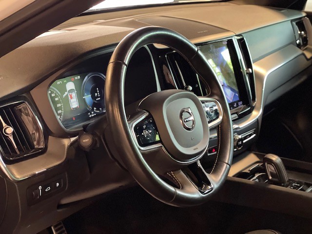 VOLVO XC60 2.0i T6 340CV AWD HIBRIDO/ENCHUFABLE  R-DESING