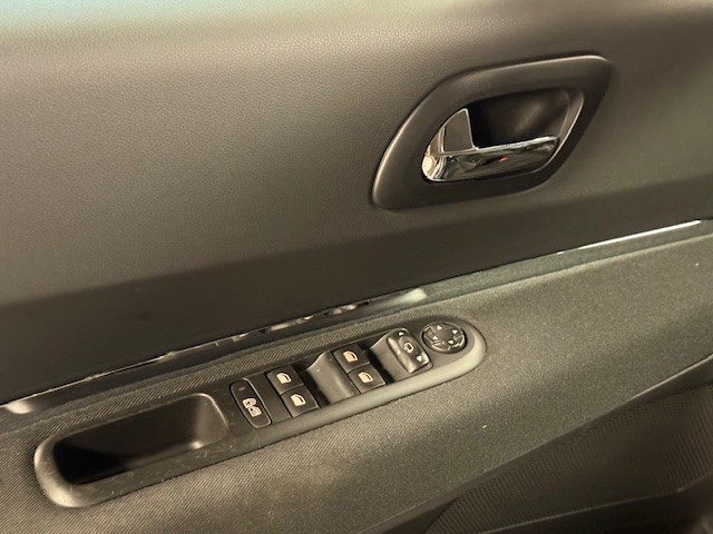 PEUGEOT 5008 1.6 HDI 120CV STYLE 7plazas