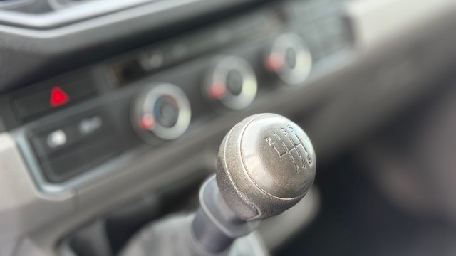 VW CRAFTER FG 35  L2H1 2.0TDI 140CV 