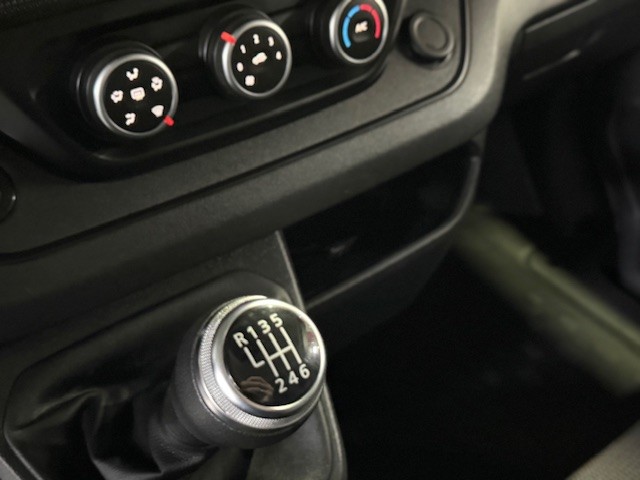 RENAULT TRAFIC FURGON L2H1 2.0Dci 110CV 