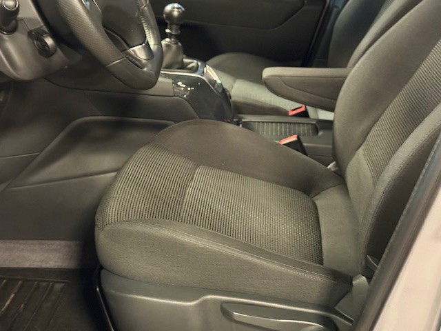 PEUGEOT 5008 1.6 HDI 120CV STYLE 7plazas