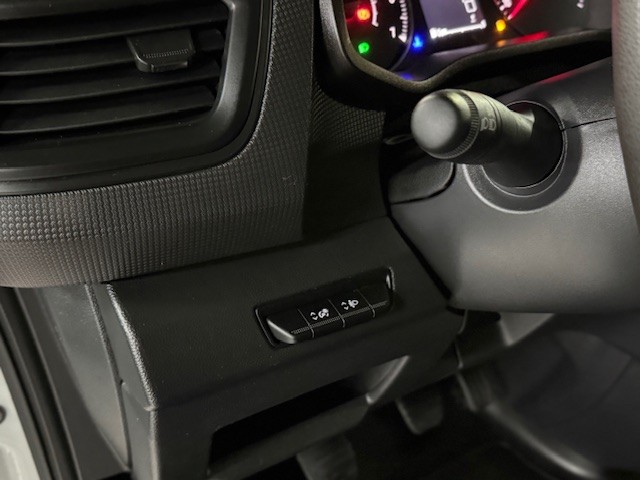 RENAULT TRAFIC FURGON L2H1 2.0Dci 110CV 