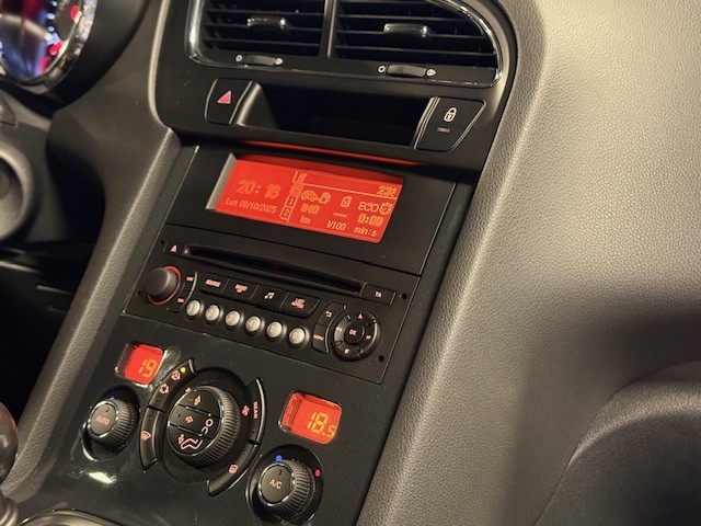 PEUGEOT 5008 1.6 HDI 120CV STYLE 7plazas