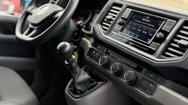 VW CRAFTER FG 35  L2H1 2.0TDI 140CV 