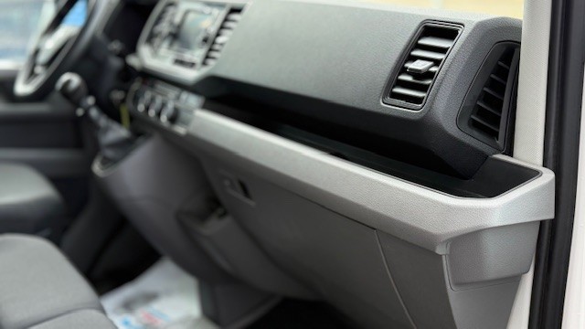 VW CRAFTER FG 35  L2H1 2.0TDI 140CV 