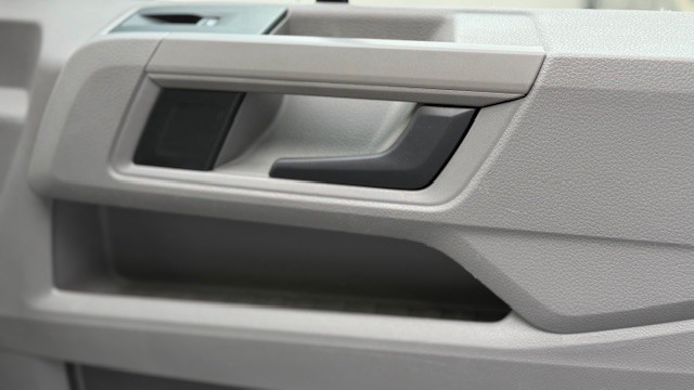 VW CRAFTER FG 35  L2H1 2.0TDI 140CV 