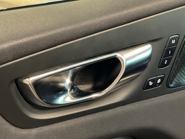 VOLVO XC60 2.0i T6 340CV AWD HIBRIDO/ENCHUFABLE  R-DESING