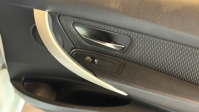 BMW 318D TOURING 2.0D 142CV 