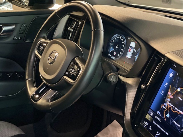 VOLVO XC60 2.0i T6 340CV AWD HIBRIDO/ENCHUFABLE  R-DESING