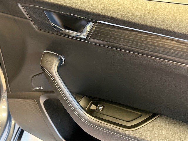 SKODA SUPERB COMBI 2.0TDI DSG 200CV STYLE 