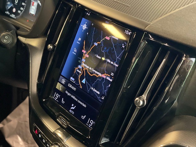 VOLVO XC60 2.0i T6 340CV AWD HIBRIDO/ENCHUFABLE  R-DESING