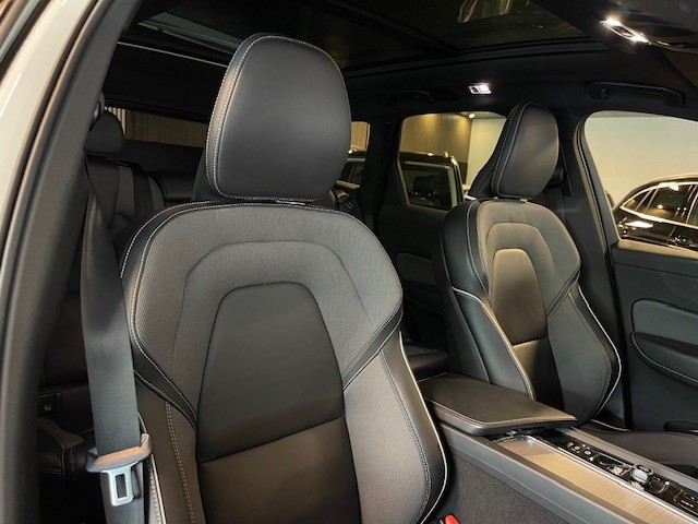 VOLVO XC60 2.0i T6 340CV AWD HIBRIDO/ENCHUFABLE  R-DESING